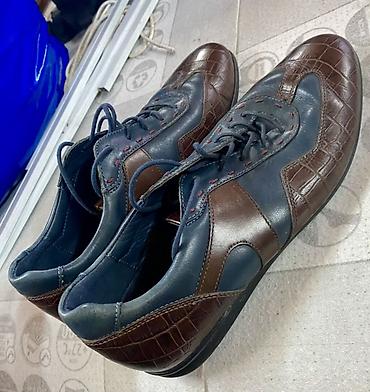 Кроссовки и спортивная обувь: Мужская обувь — набор из 3 пар Каждая по 1500 Состояние нового носили — 9