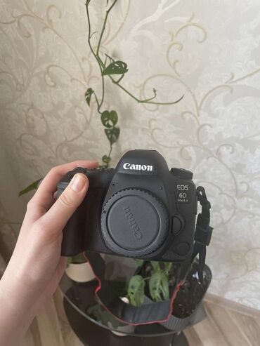 tsifrovoi fotoapparat canon powershot: Canon 6d markII 50mm lens 1405 probeq Çox az istifadə olunmuş