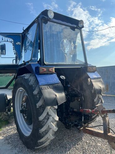 Тракторы МТЗ (Беларус): Модель: 82.1 экспортный, Б/у, 1996 г., С пресс-подборщиком — 2