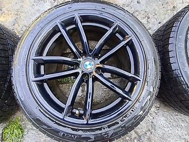 70 se: Комплект из 4 колес BMW: литые диски + шины. - Диски: черные — 5