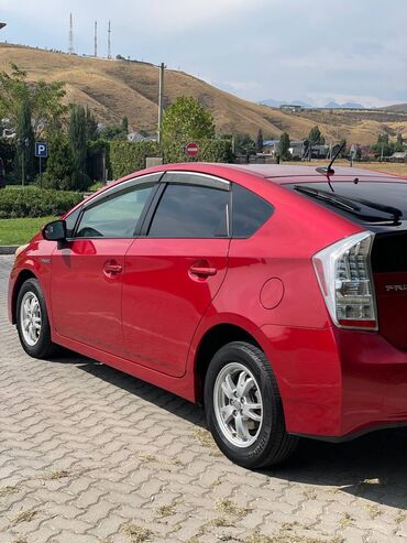 купить тойота приус в бишкеке: Toyota Prius: 2011 г., 2 л, Вариатор, Гибрид, Универсал