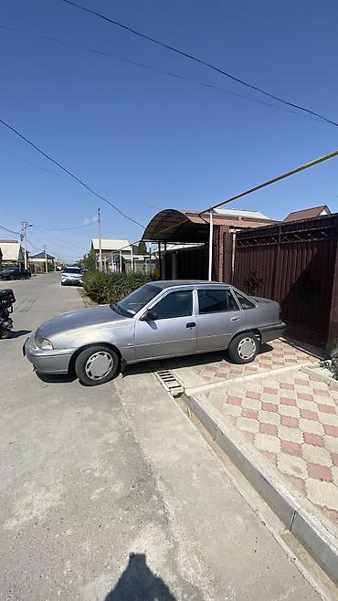 Daewoo Nexia: 1995 г., 1.5 л, Механика, Бензин, Седан
