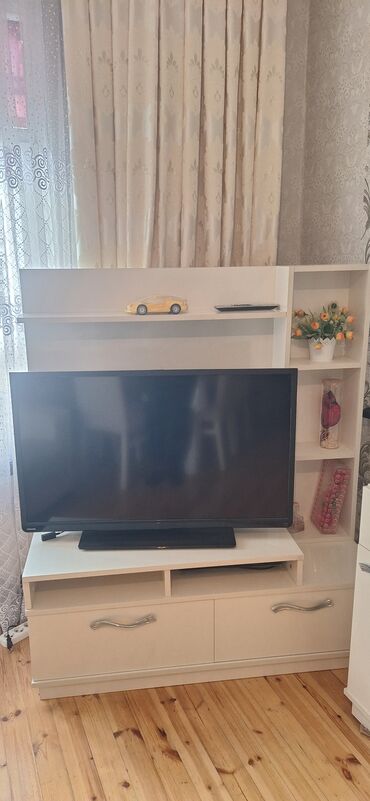 круглый стол трансформер: İşlənmiş, Düz TV altlığı, Polkalı, Laminat, Türkiyə