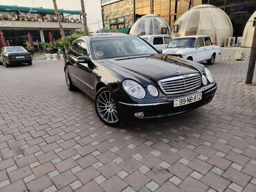 Mercedes-Benz: Mercedes-Benz E-Class: 2.6 l | 2002 il Sedan — 6