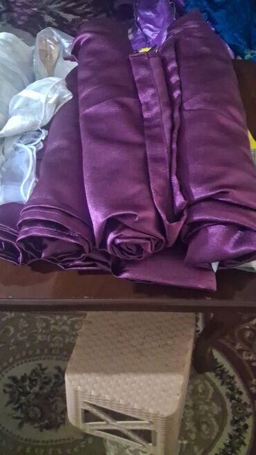 Pərdə və tüllər: 20 yə yaxın pərdə var, hamısını alana 50% endirim olacaq, cürbəcür — 5