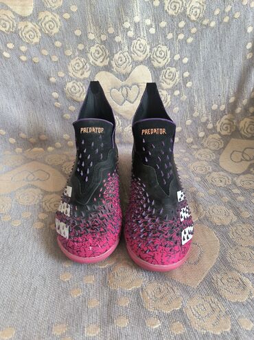 запчасти для электросамокатов: Сороконожки Adidas Predator Freak 36 размер, подойдут для