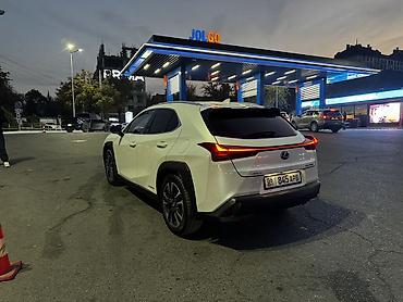 bmv samurai: Lexus UX: 2021 г., 2 л, Автомат, Гибрид — 1