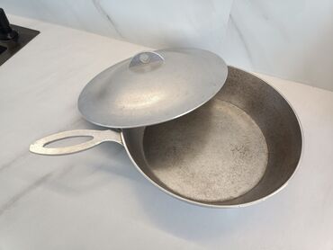 wok сковорода: Скавородка 1.5лит состояние отличное 
800сом