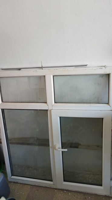 işlenmiş plastik pencere: Двухстворчатое Пластиковое окно 130х140 см, Б/у