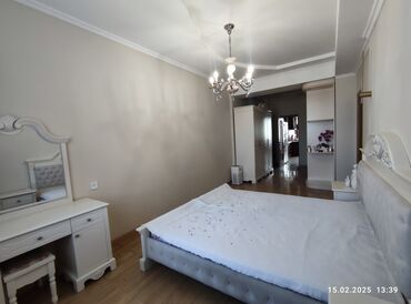 Долгосрочная аренда квартир: 3 комнаты, Риэлтор, Без подселения, С мебелью полностью — 23