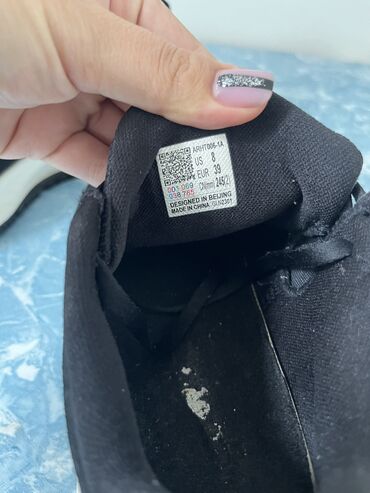 обувь лининг: Продаю ботасы фирмы лининг, отличного качества и состояния, не воняют
