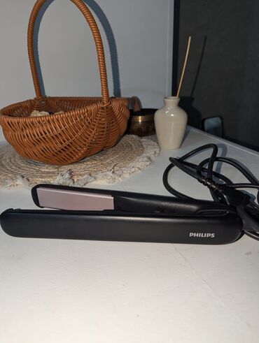 машинка для стрижки revell: Электрический выпрямитель для волос (утюжок) Philips черного цвета