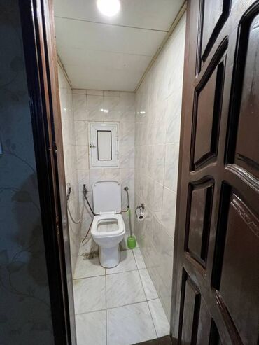 Uzunmüddətli kirayə mənzillər: 9 cu MKR-da Mircəlal küçəsində yerləşən 9 mərtəbəli binanın 5-ci — 18