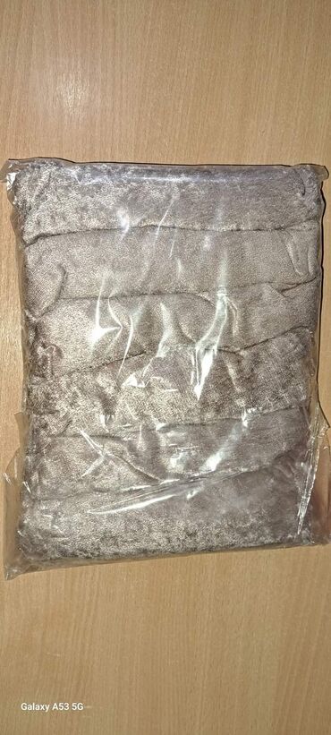 Posteljina: VIKEND AKCIJA EXTRA CENE VIKEND AKCIJA PLISANE STOLICARKE- 6 KOM — 16