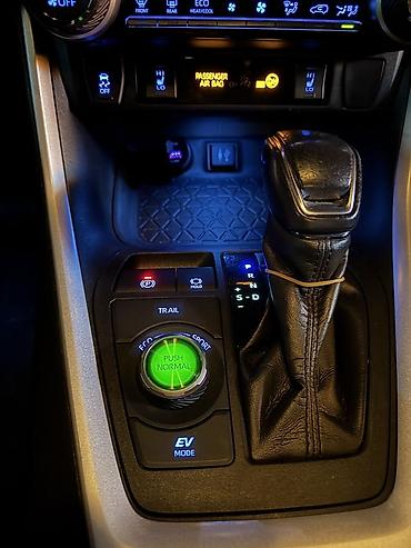 voxy noah: Toyota RAV4: 2019 г., 2.5 л, Автомат, Гибрид, Кроссовер — 8