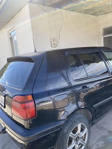 Volkswagen: Volkswagen Golf: 1994 г., 1.8 л, Кол менен иштөөчү, Бензин, Хетчбек — 3