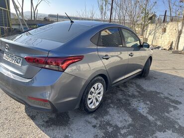 Hyundai: Hyundai Accent: 1.6 l | 2018 il Sedan — 9
