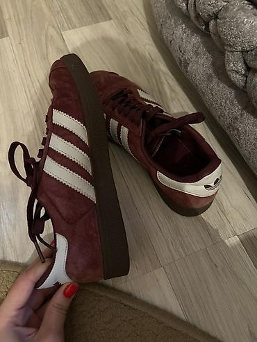 biostat n 60: Adidas Gazelle idman ayaqqabısı 38 razmer geyinilib — 1