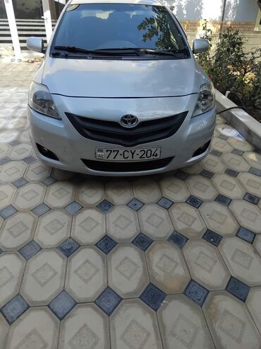 Su nəqliyyatı: Toyota Yaris: 1.3 l | 2007 il Sedan