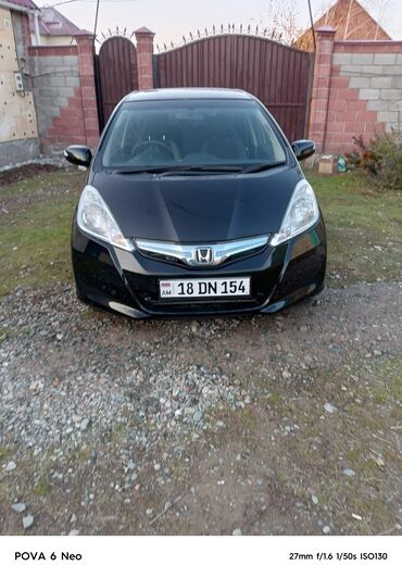 Honda: Honda Fit: 2013 г., 1.5 л, Вариатор, Гибрид, Хэтчбэк