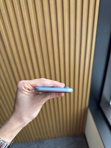 Apple iPhone: IPhone Xr, Б/у, 128 ГБ, Голубой, 100 % — 8