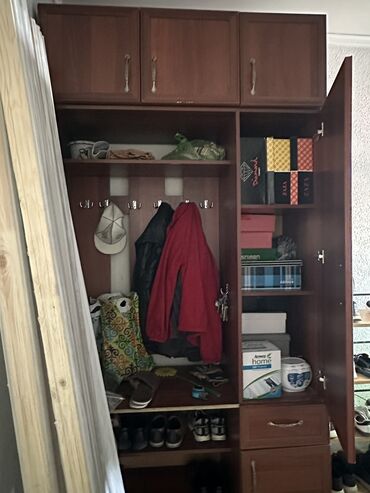 туалетный столик с зеркалом маленький: Продается прихожка,состояние отличное,цена:10000.Звонить по