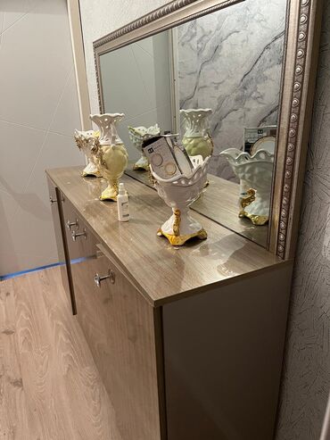 Divan və masa dəstləri: Güzgülü