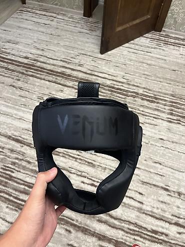 56: Продам шлем Venum в хорошем состоянии. С защитой щёк и подбородка — 1