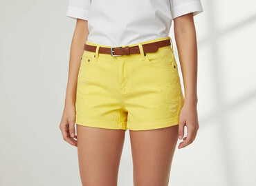 zolte rajstopy: Calzedonia, Shorts for women, size S