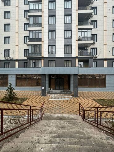 продаю офис 107 м² с ремонтом с мебелью административное здание 1 этаж: Ижарага берем Офистик, 350 кв. м, Турак комплексинде