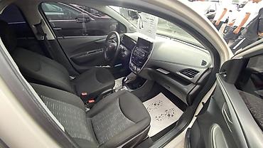 Продажа авто: Chevrolet Spark: 2015 г., 1 л, Автомат, Бензин, Хэтчбэк — 8