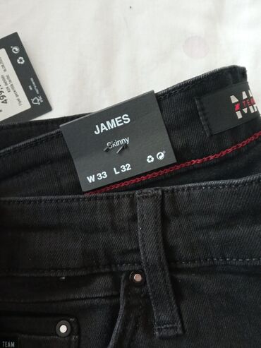 женские джинсы mom: Джинсы цвет - Черный