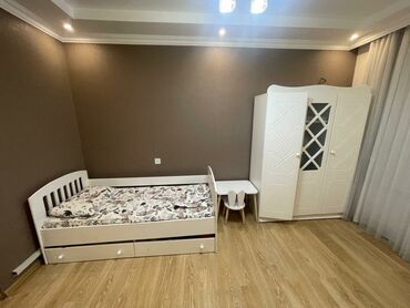 Uşaq və gənc otağı üçün dəstlər: Oğlan və qız üçün, İşlənmiş, Təknəfərlik çarpayı, Dolab