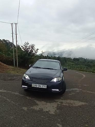 masin satisi: Avtomobil – sedan, qara rəng. - Ön hissədə LED gündüz işıqları və sis — 2