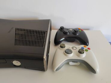 crvena halina opoliestera i svilenim detaljbez leda: Xbox 360 slim čipovan Xbox 360 slim, poslednji model, čipovan, kućno