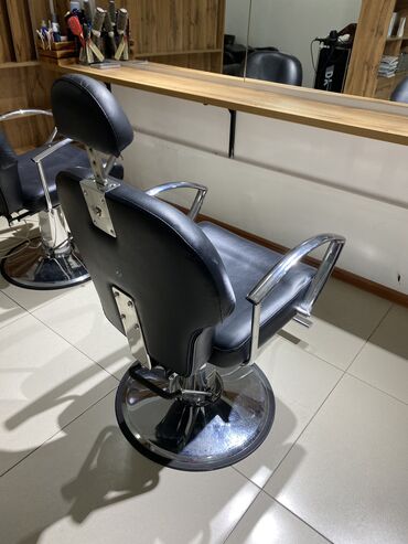 Салонные кресла: Качественные парикмахерские кресла