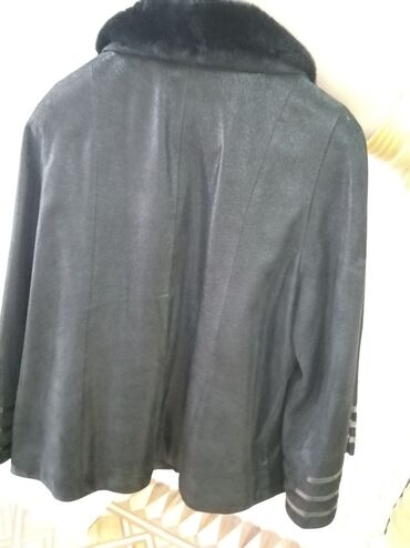 deri kurtka: Женская куртка 4XL (EU 48), 5XL (EU 50), цвет - Черный