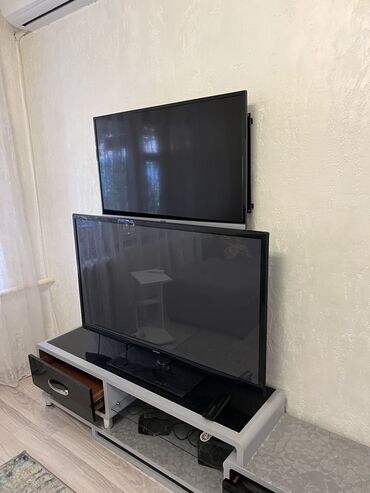 старые телевизор: Продаю 2 телевизора каждый по 10.000 Верхний с встроеным интернетом