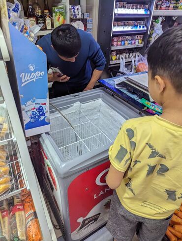Морозильные шкафы, лари: Витринный морозильник с корзинками рабочий Охлаждаемый объем, л.: 147