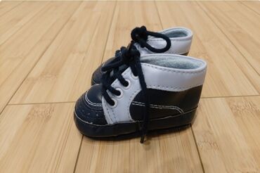 Dečija obuća: Petit Bisou nehodajuce cipelice (Svajcarska) Petit Bisou nehodajuce