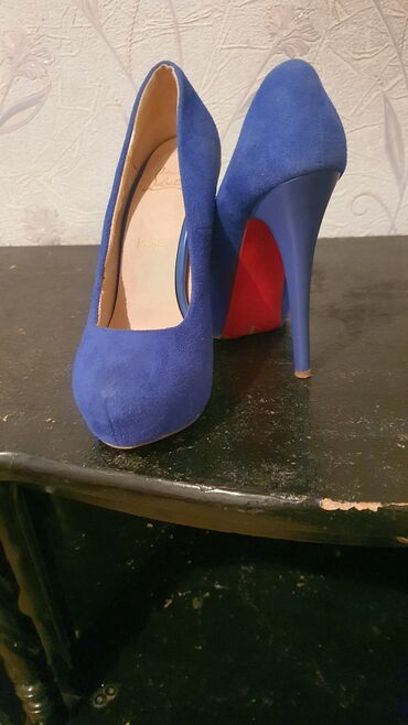 женская обувь 35 размера: Туфли 35.5, цвет - Голубой