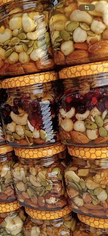 Мёд: Натуральный мёд в банках, несколько вкусов. Ассортимент: - Майский — 17