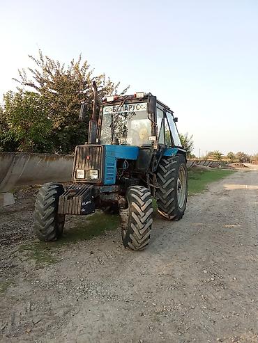 avtomobil boyalari satisi: Belarus MTZ-892 traktor - 4x4 (ön dartı təkərləri dar, arxa təkərlər — 2