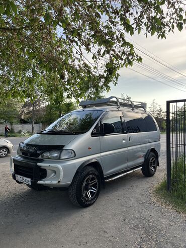 Mitsubishi: Mitsubishi Delica: 1995 г., 2.4 л, Автомат, Газ