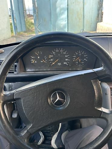 реснички 124: Mercedes-Benz W124: 1987 г., 2 л, Механика, Бензин, Седан — 5