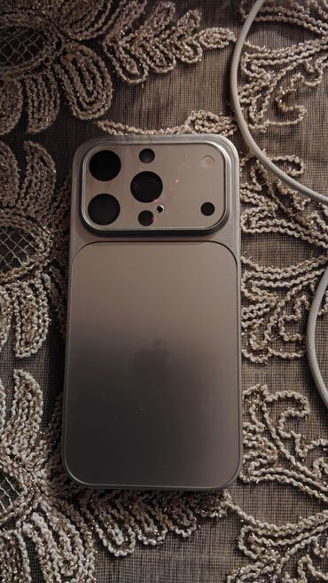 Apple iPhone: IPhone 15 Pro, Natural Titanium, Face ID — 2
