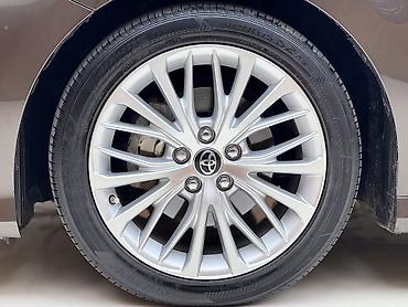 телефон w210: Toyota Camry: 2018 г., 2.5 л, Автомат, Гибрид, Седан — 9