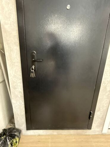 коробы: Стальная входная дверь, лаконичный дизайн, цвет — черный матовый