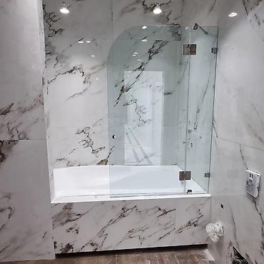 Душевые перегородки и ограждения: 🔹Душевые перегородки из безопасного стекла на заказ – это альтернатива — 2