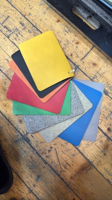 Süni güllər: Müxtəlif rənglərdə və teksturalarda mövcud olan döşəmə nümunələrinin — 18